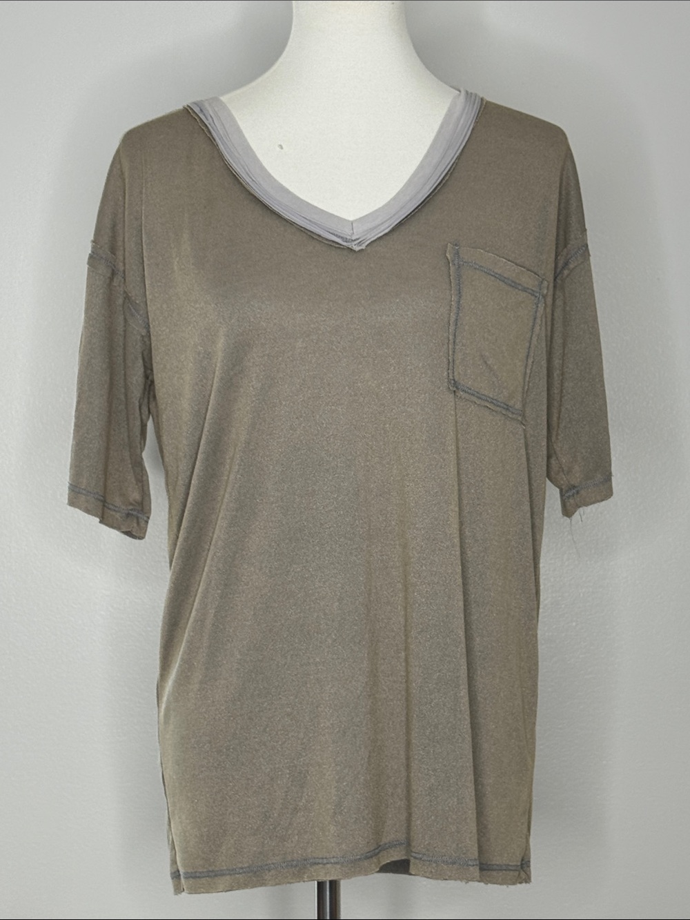 POL Women's Short-Sleeve V-Neck Pocket Tee - Taupe with Light Gray Trim